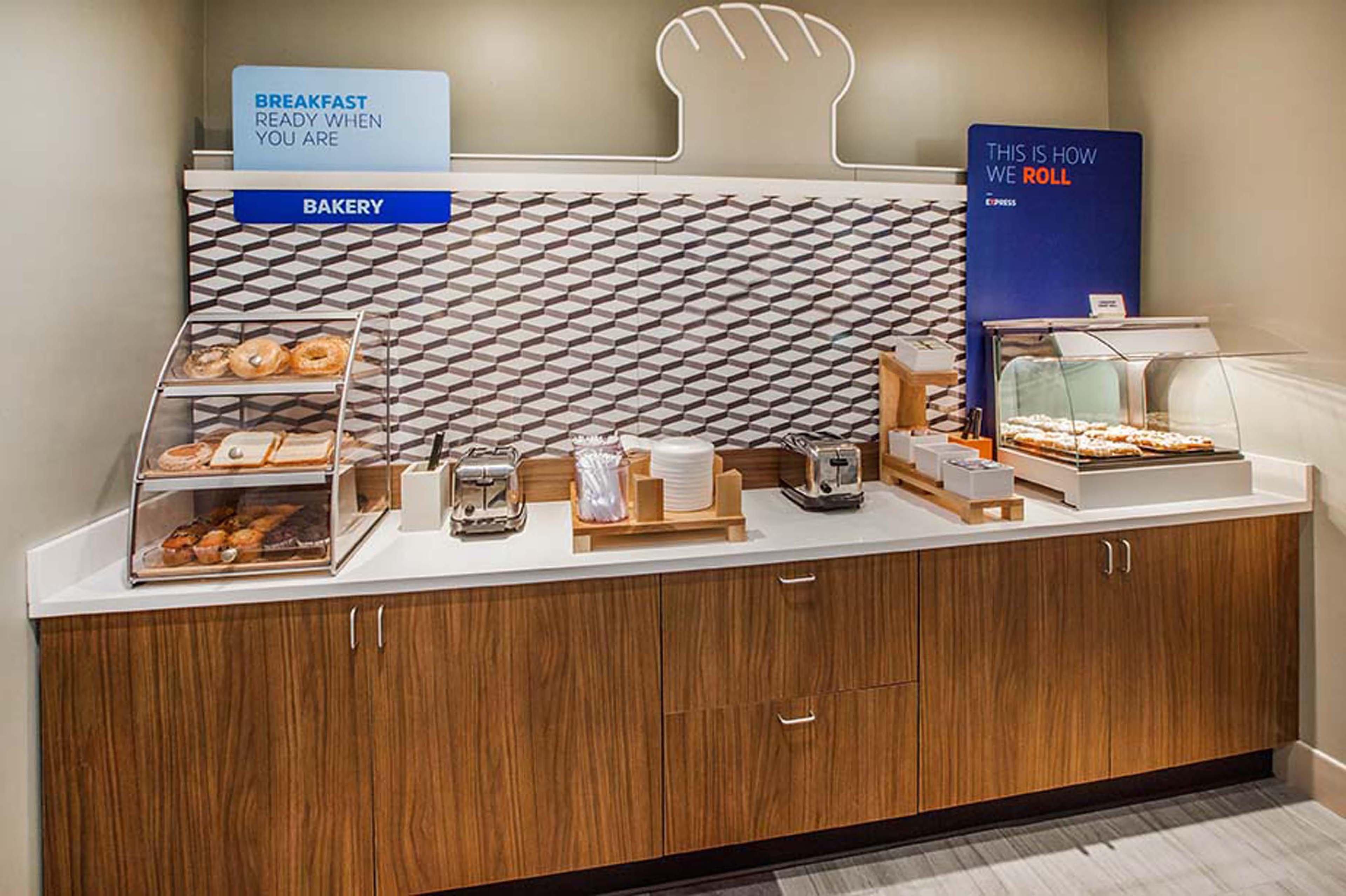Holiday Inn Express Rome-East By Ihg Esterno foto